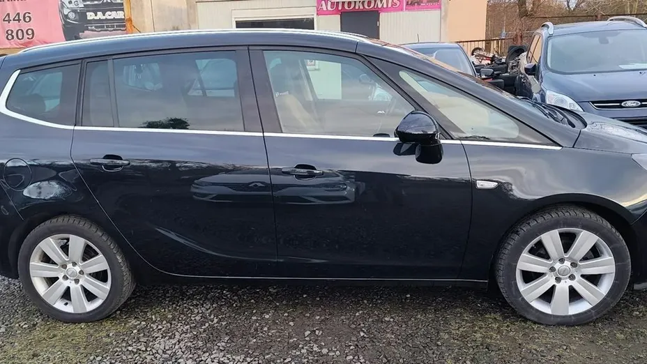 OPEL Zafira -