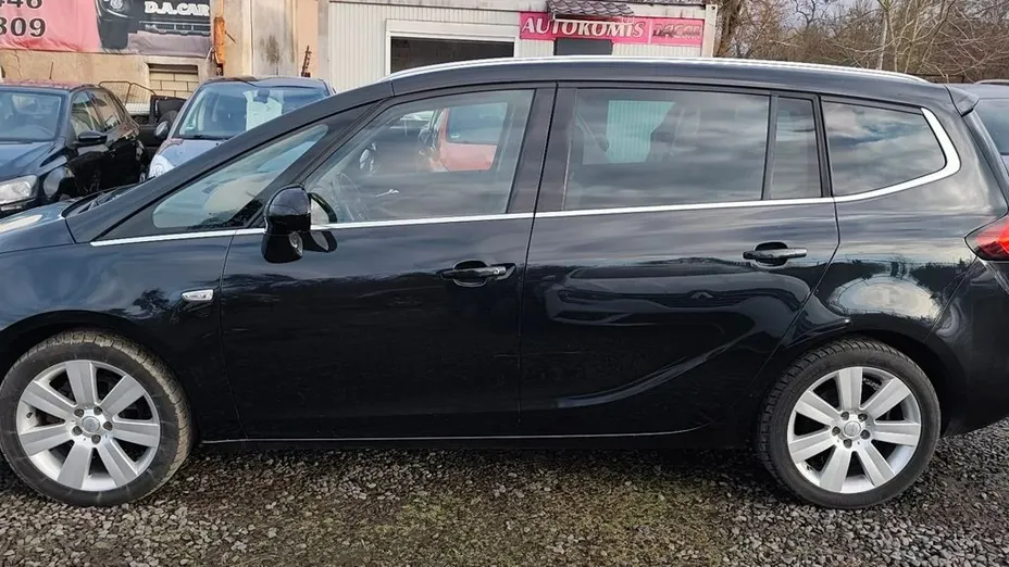 OPEL Zafira -