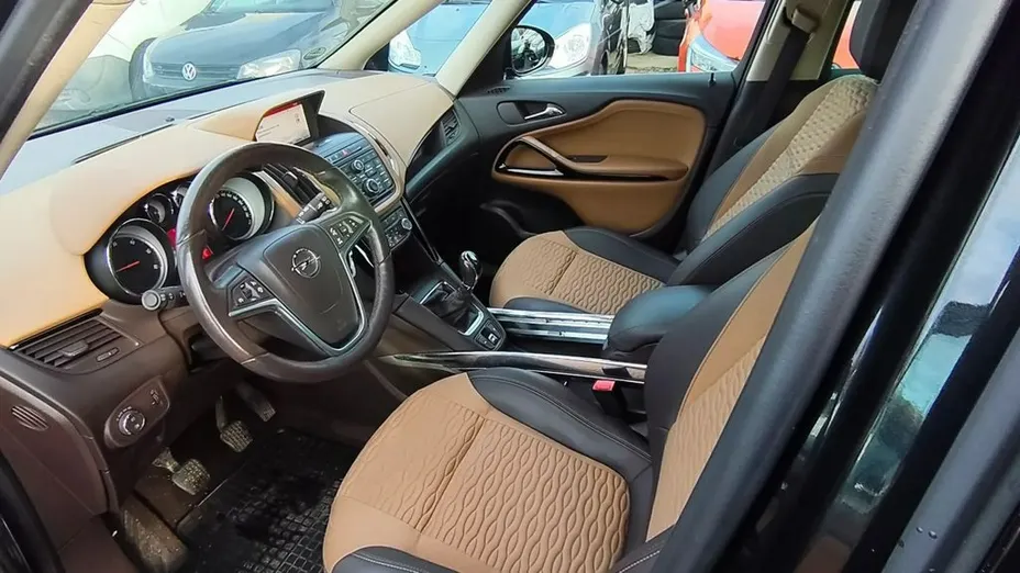 OPEL Zafira -