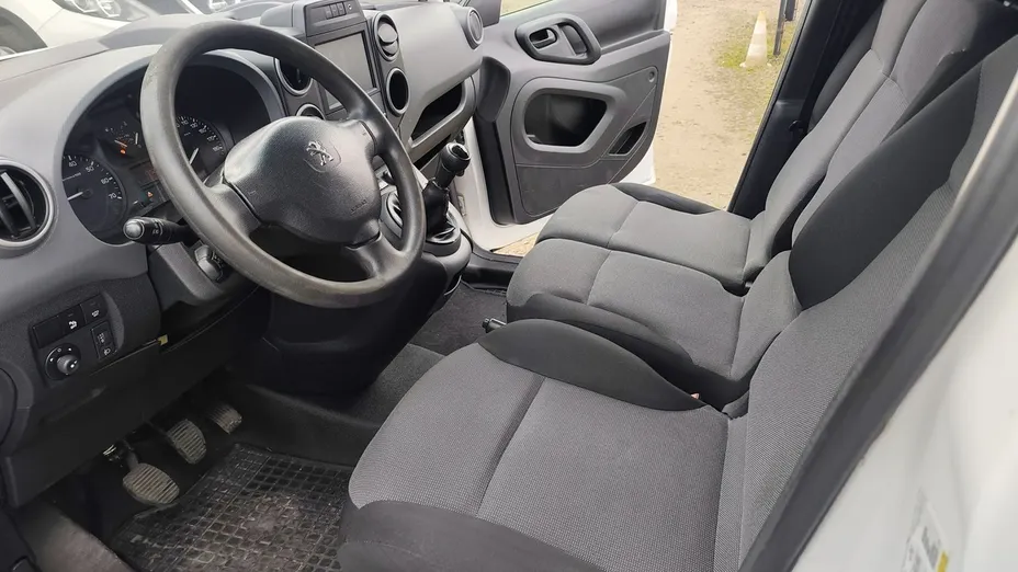 PEUGEOT Partner -