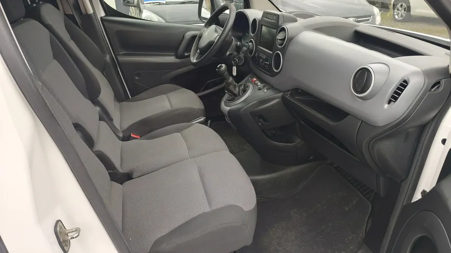PEUGEOT Partner -