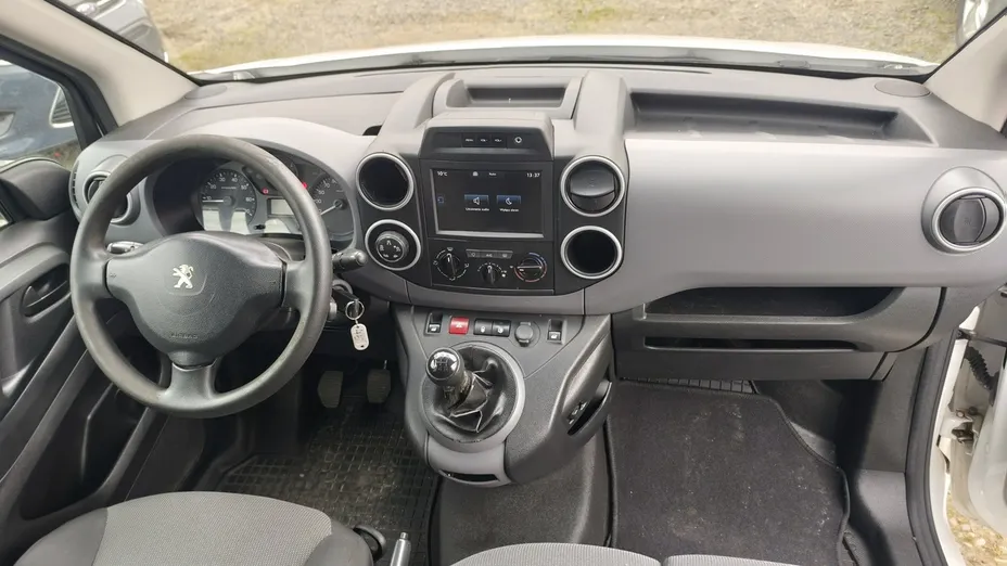 PEUGEOT Partner -