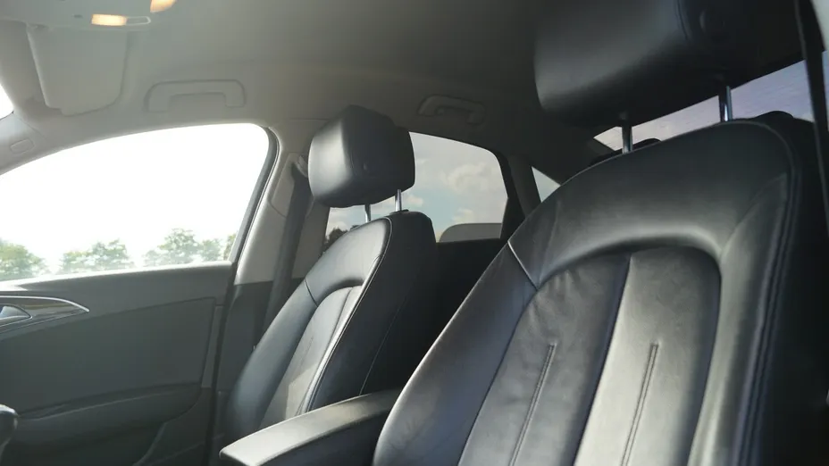 AUDI A6 -