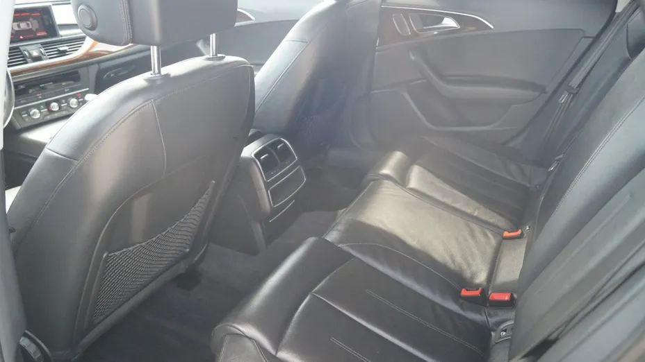 AUDI A6 -