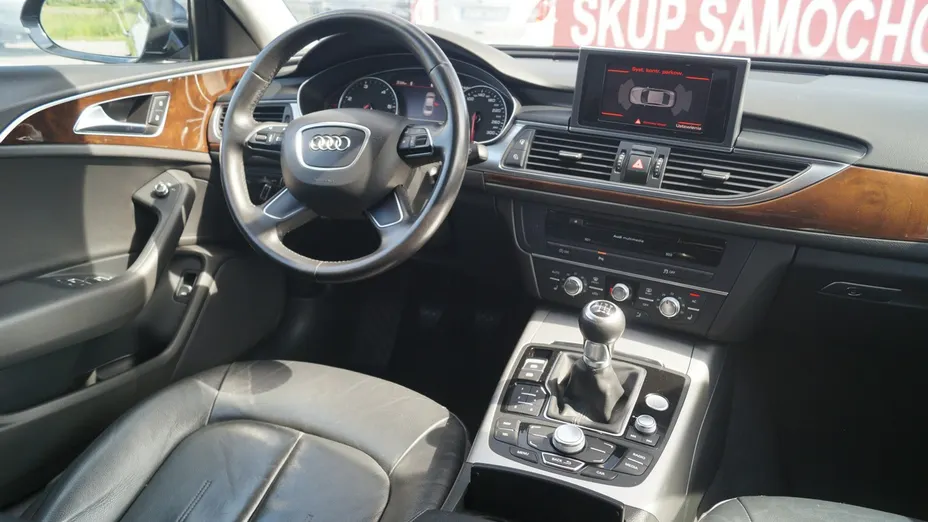 AUDI A6 -