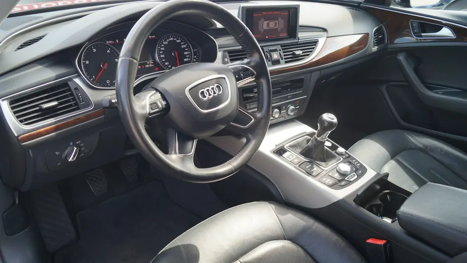AUDI A6 -