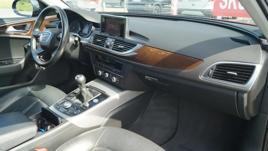 AUDI A6 -