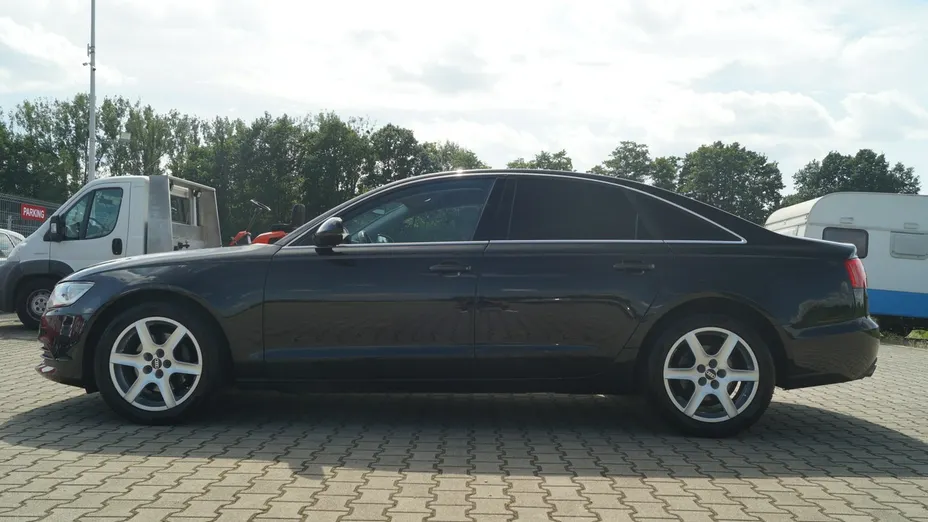 AUDI A6 -