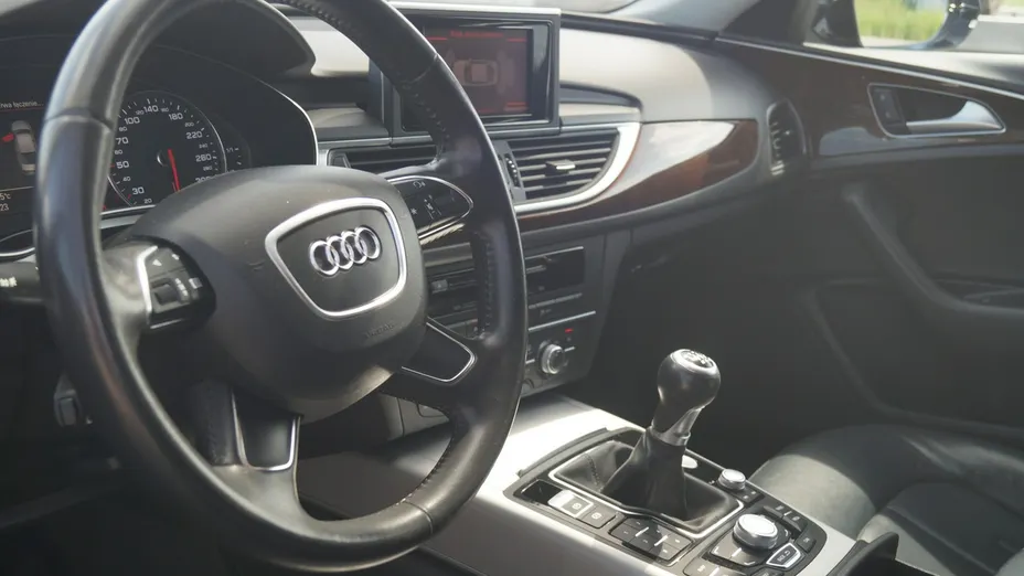 AUDI A6 -