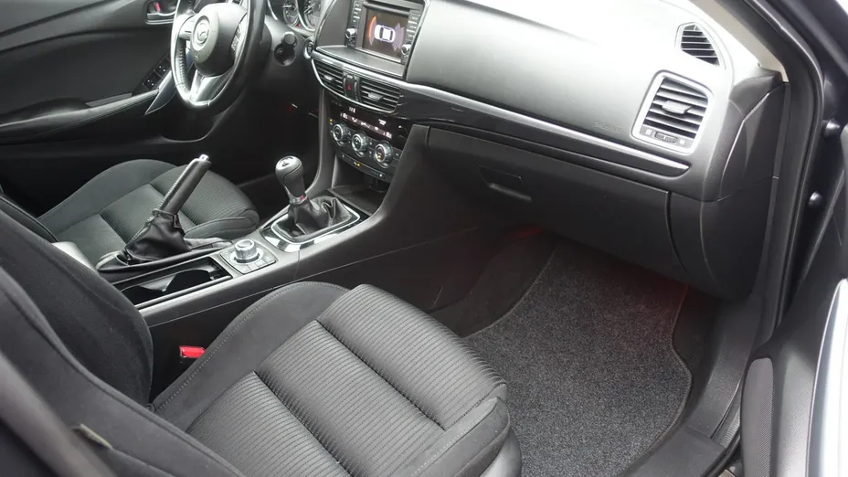 MAZDA 6 -