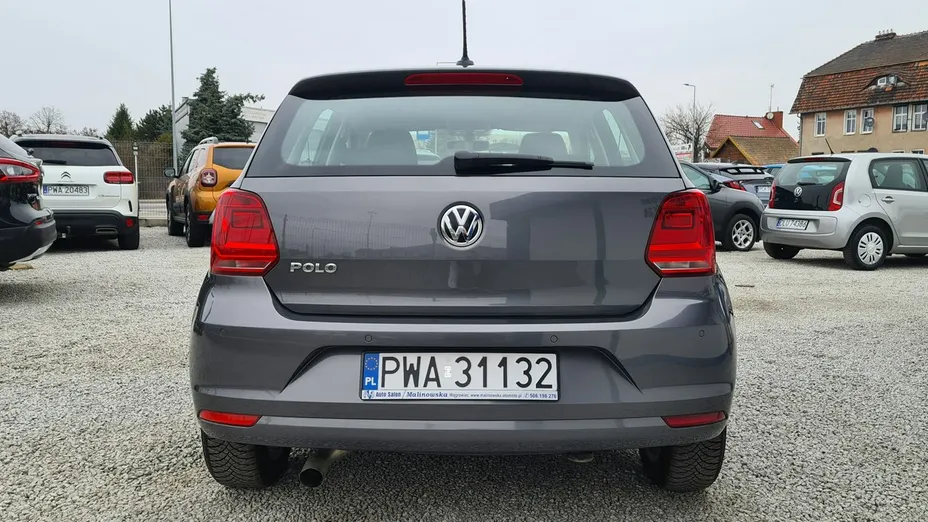 VOLKSWAGEN Polo -