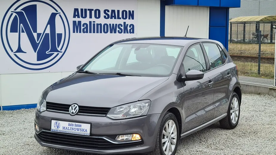 VOLKSWAGEN Polo -