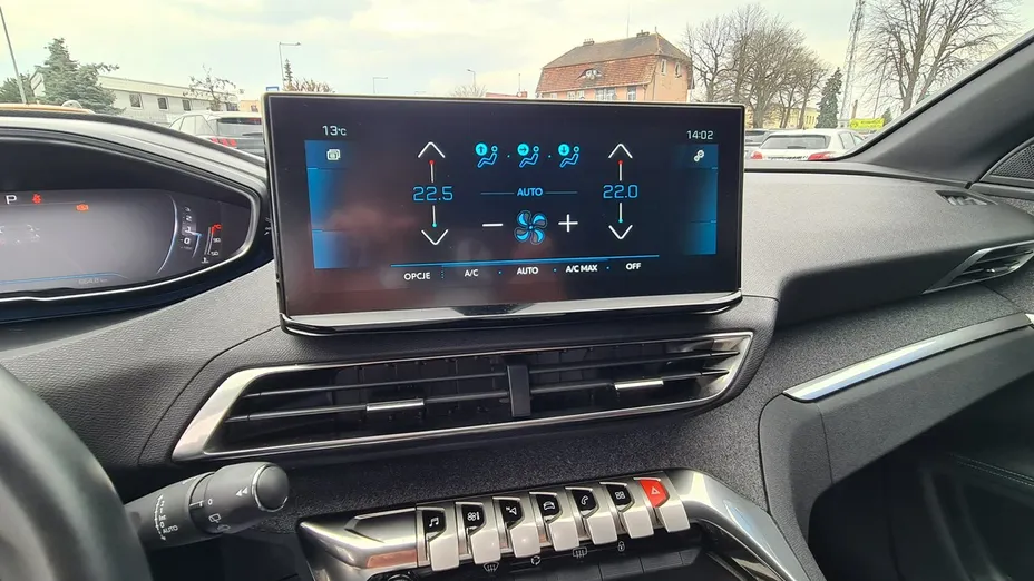 PEUGEOT 3008 -