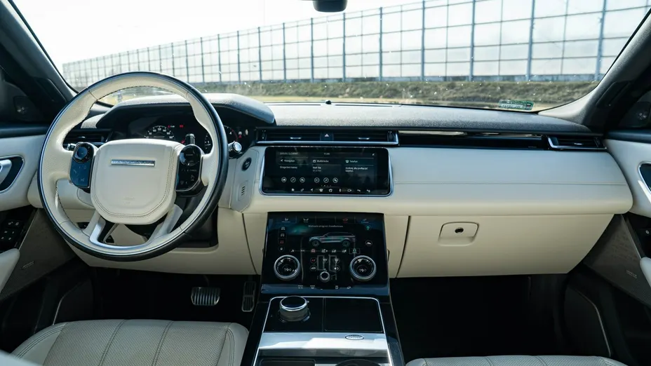 LAND ROVER Range Rover Velar -