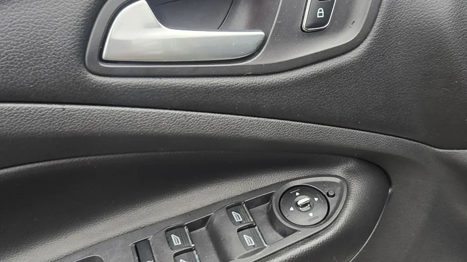 FORD Kuga -