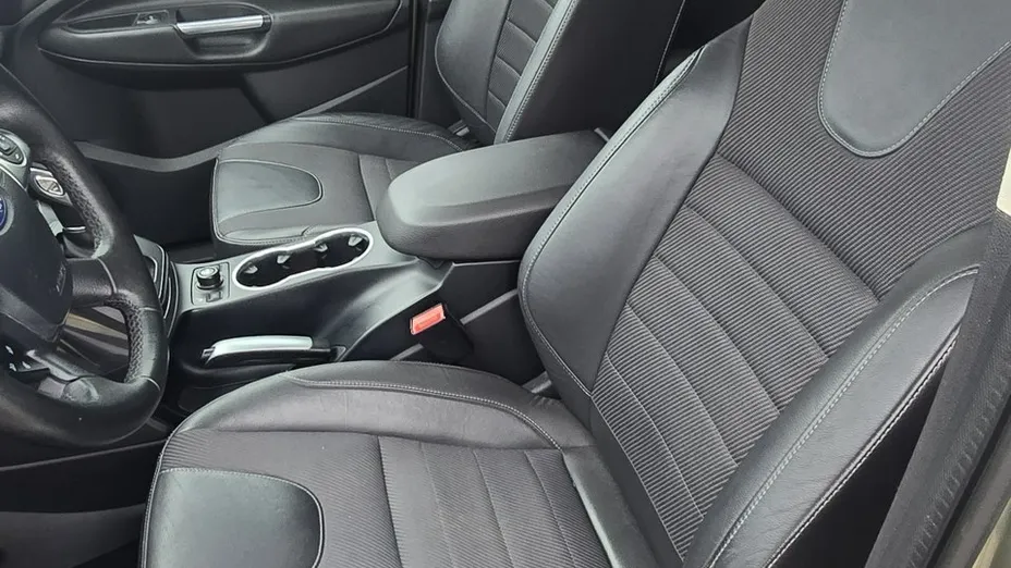 FORD Kuga -