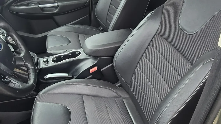 FORD Kuga -