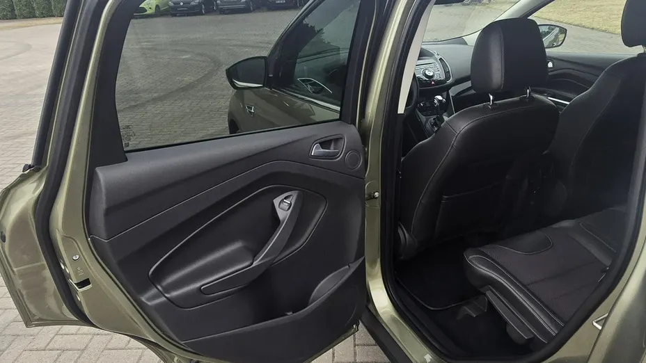 FORD Kuga -