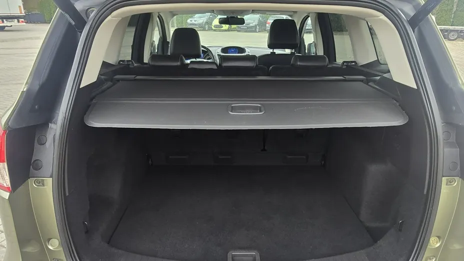 FORD Kuga -