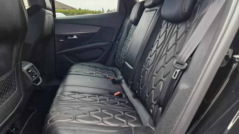 PEUGEOT 3008 -