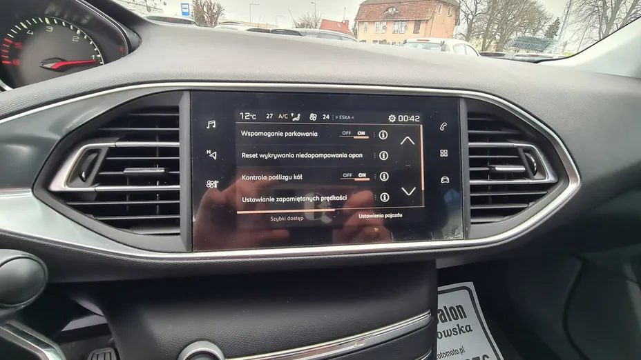 PEUGEOT 308 -