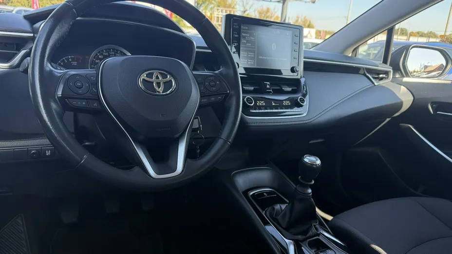 TOYOTA Corolla -