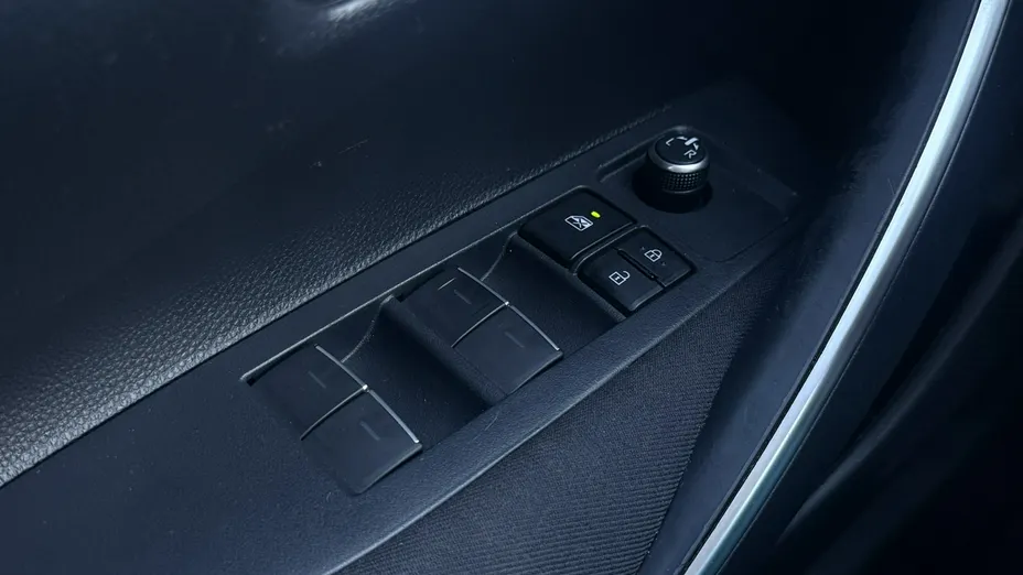TOYOTA Corolla -