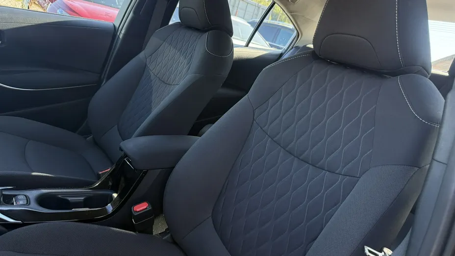 TOYOTA Corolla -