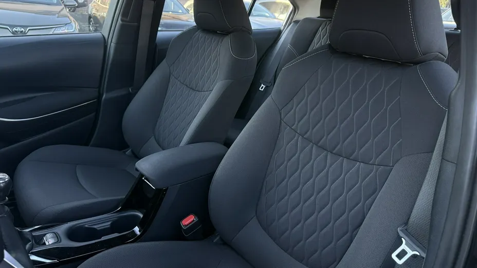 TOYOTA Corolla -