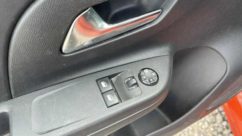 OPEL Corsa -
