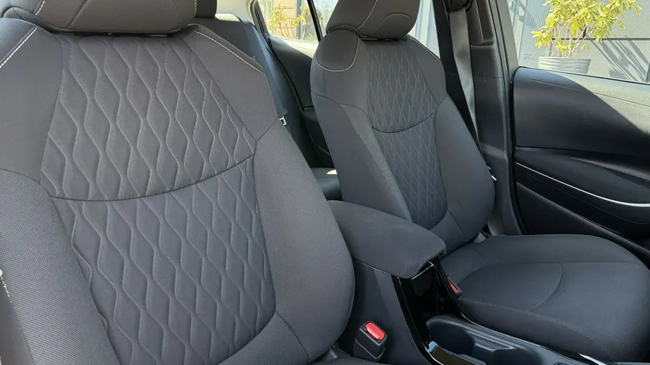 TOYOTA Corolla -
