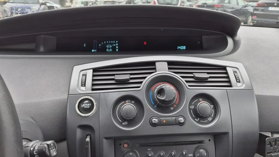 RENAULT Scenic -