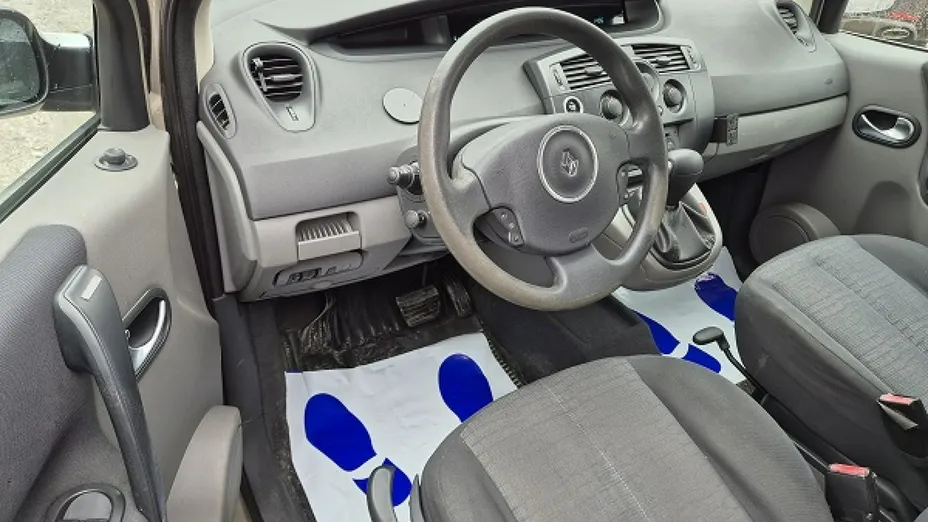 RENAULT Scenic -