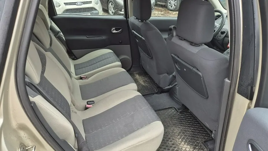 RENAULT Scenic -