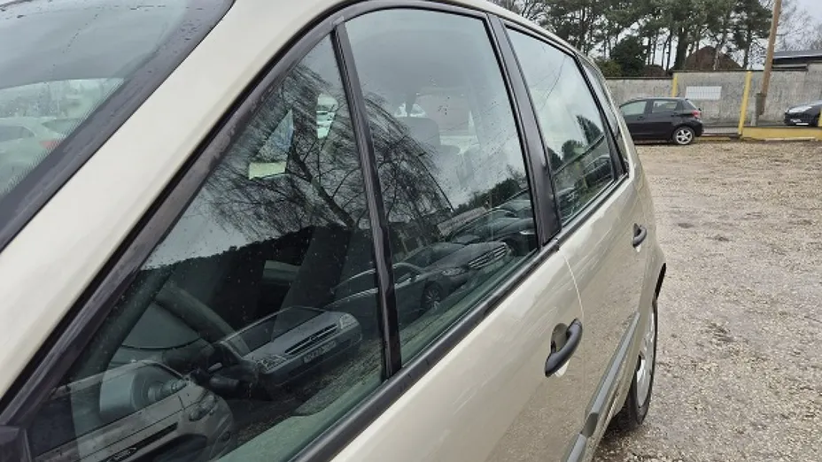 RENAULT Scenic -