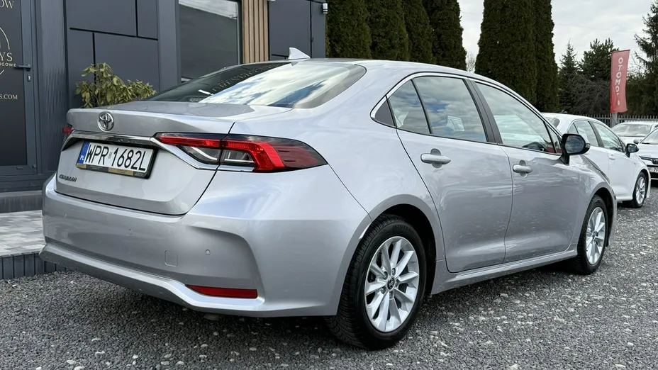 TOYOTA Corolla -