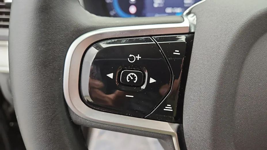 VOLVO XC90 -