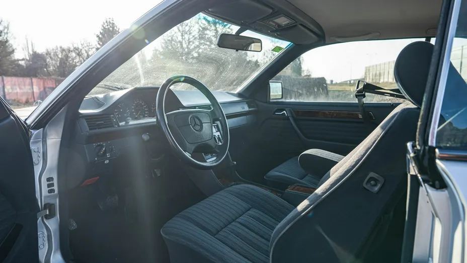MERCEDES-BENZ E Klasa -