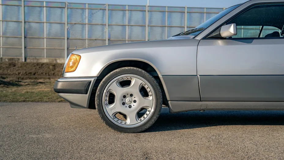 MERCEDES-BENZ E Klasa -