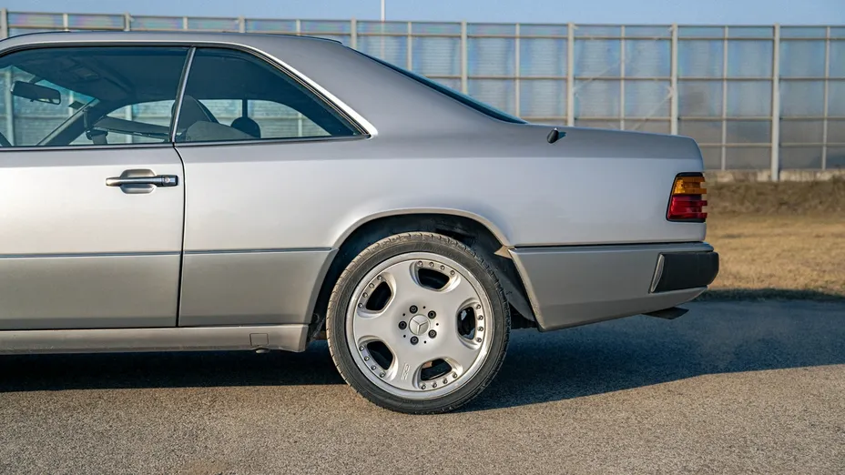 MERCEDES-BENZ E Klasa -