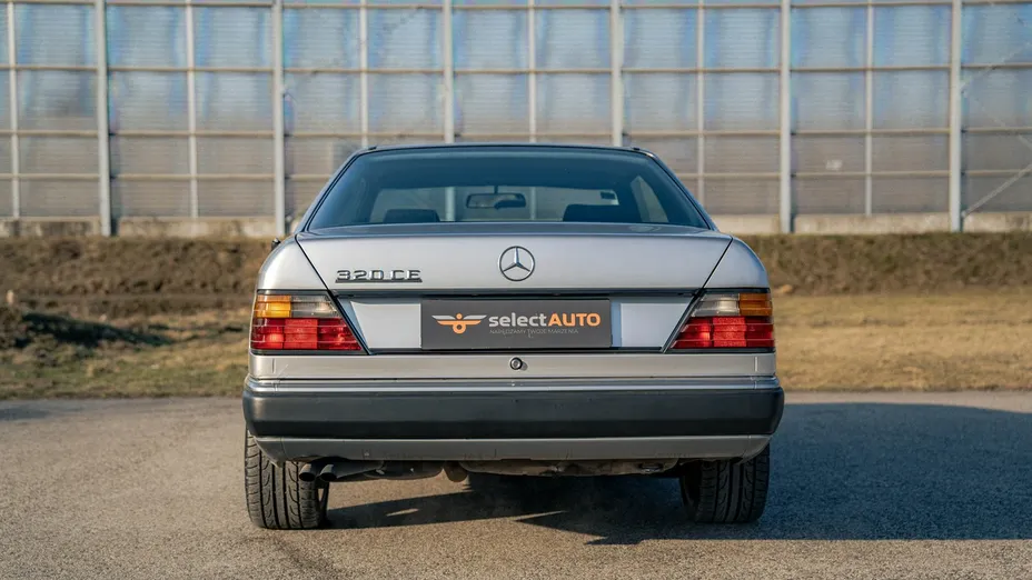 MERCEDES-BENZ E Klasa -