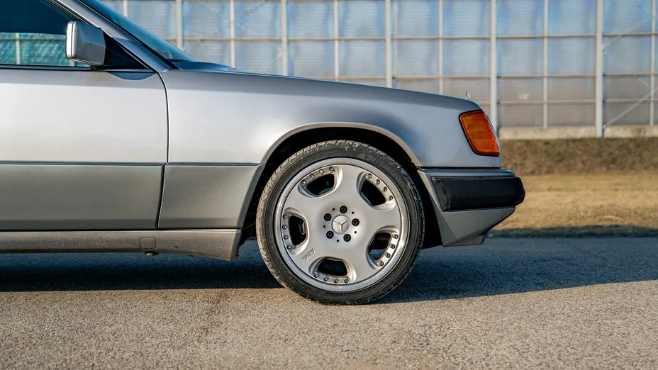 MERCEDES-BENZ E Klasa -