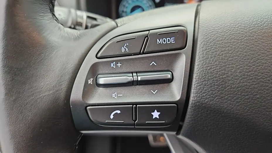 HYUNDAI Kona -