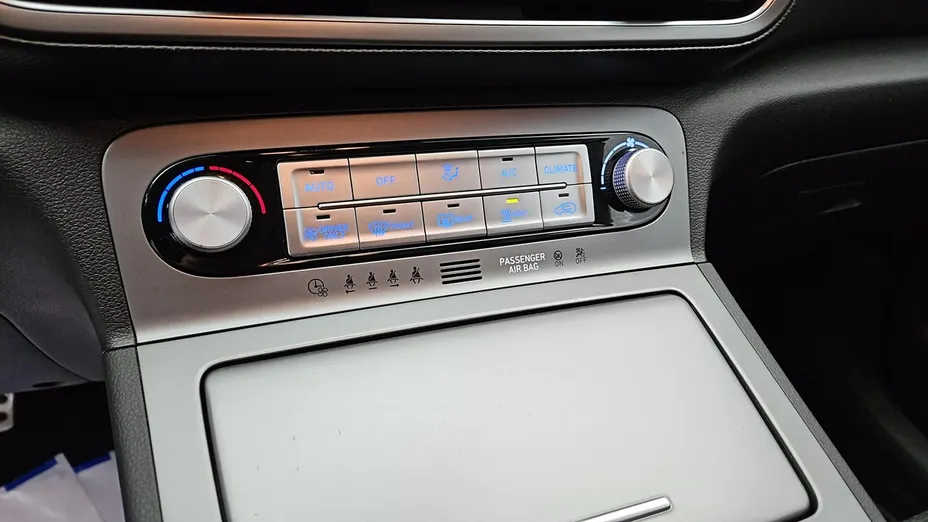 HYUNDAI Kona -