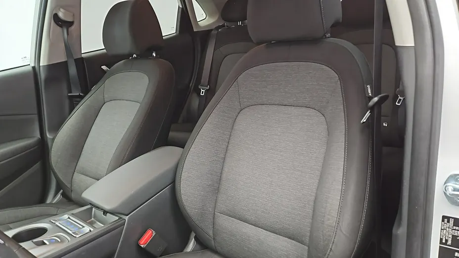 HYUNDAI Kona -