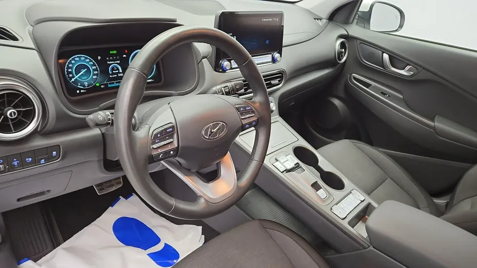 HYUNDAI Kona -