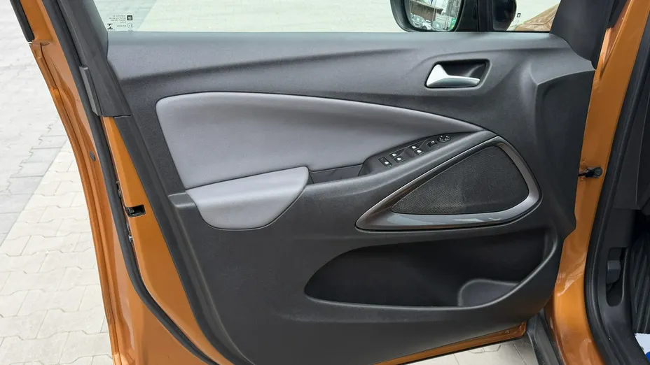 OPEL Crossland X -