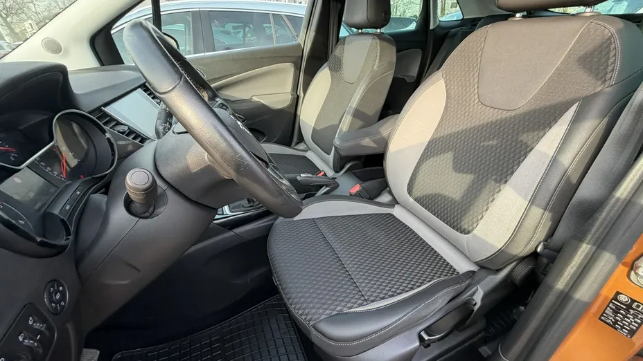 OPEL Crossland X -