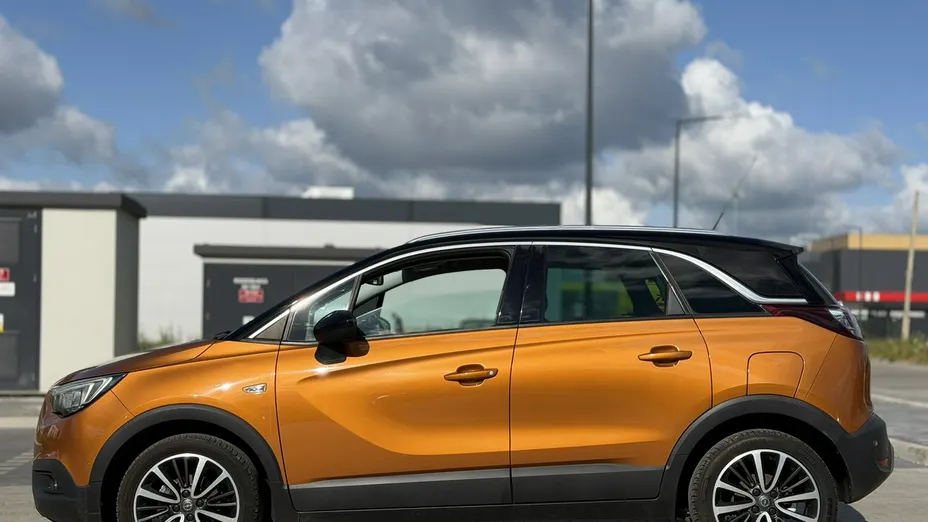 OPEL Crossland X -