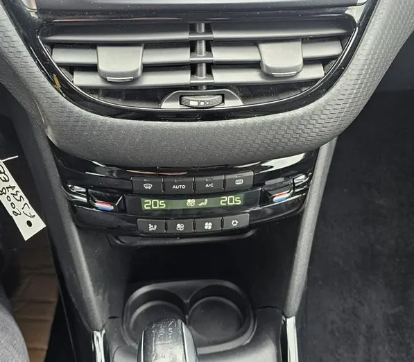 PEUGEOT 2008 -